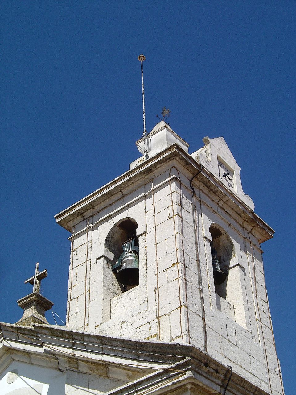 Campanário junto ao Tejo, Sarilhos Grandes (foto: Vitor Oliveira, CC BY-SA 2.0)